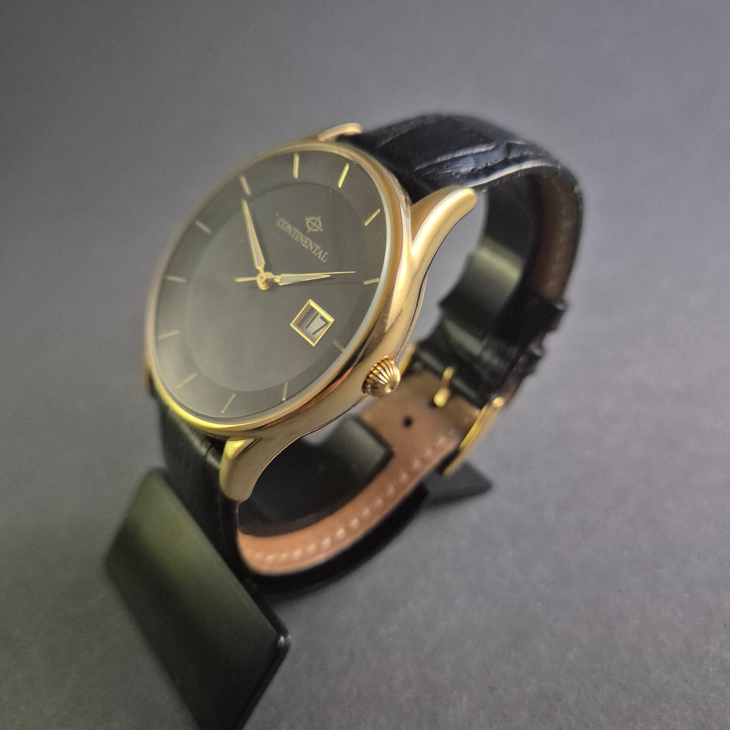 Elegante Continental Herrenarmbanduhr – Schweizer Präzision mit Datumsanzeige