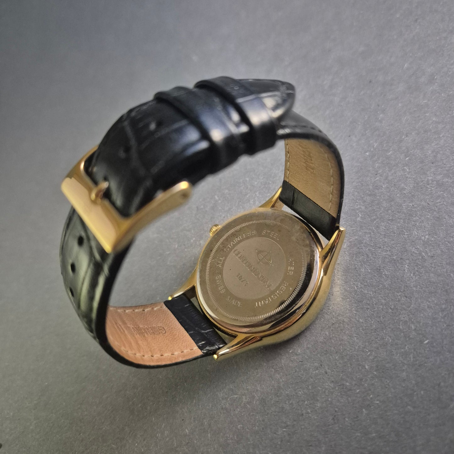 Elegante Continental Herrenarmbanduhr – Schweizer Präzision mit Datumsanzeige