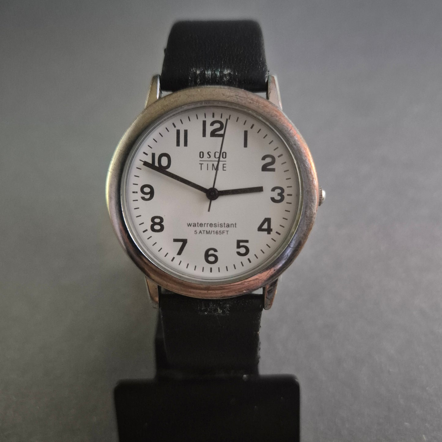 Praktische Osco Time Herrenarmbanduhr – Wasserdicht und alltagstauglich