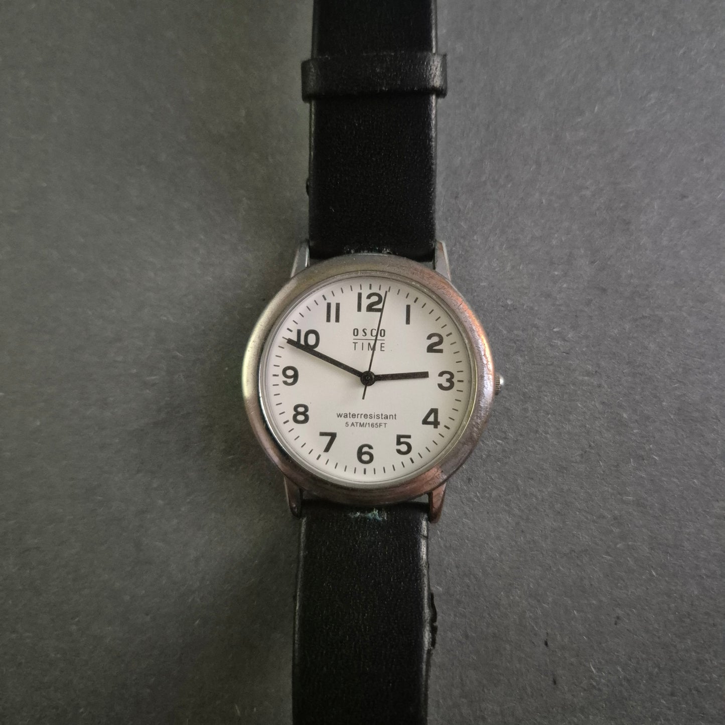 Praktische Osco Time Herrenarmbanduhr – Wasserdicht und alltagstauglich