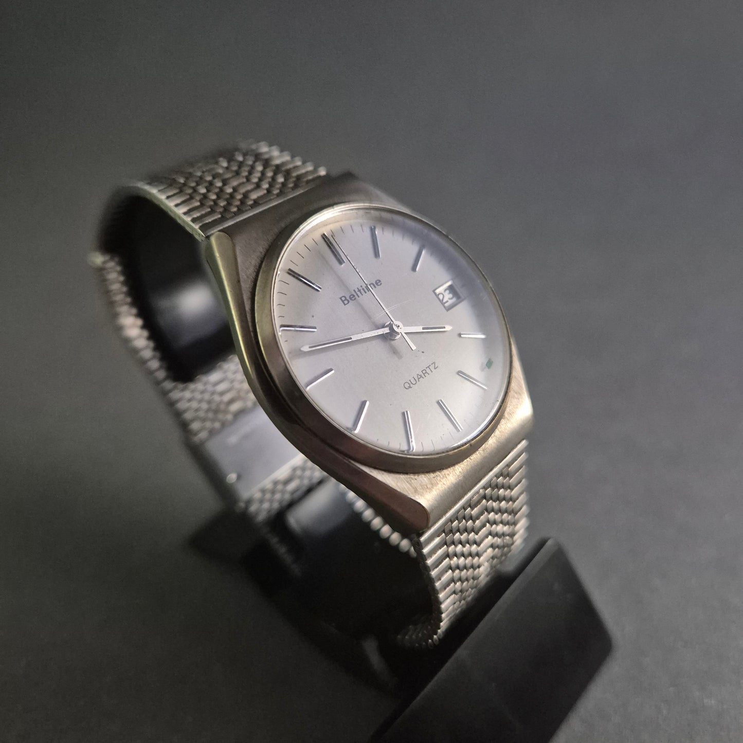 Zeitlose Beltime Herrenarmbanduhr – Edelstahl und Datumsanzeige