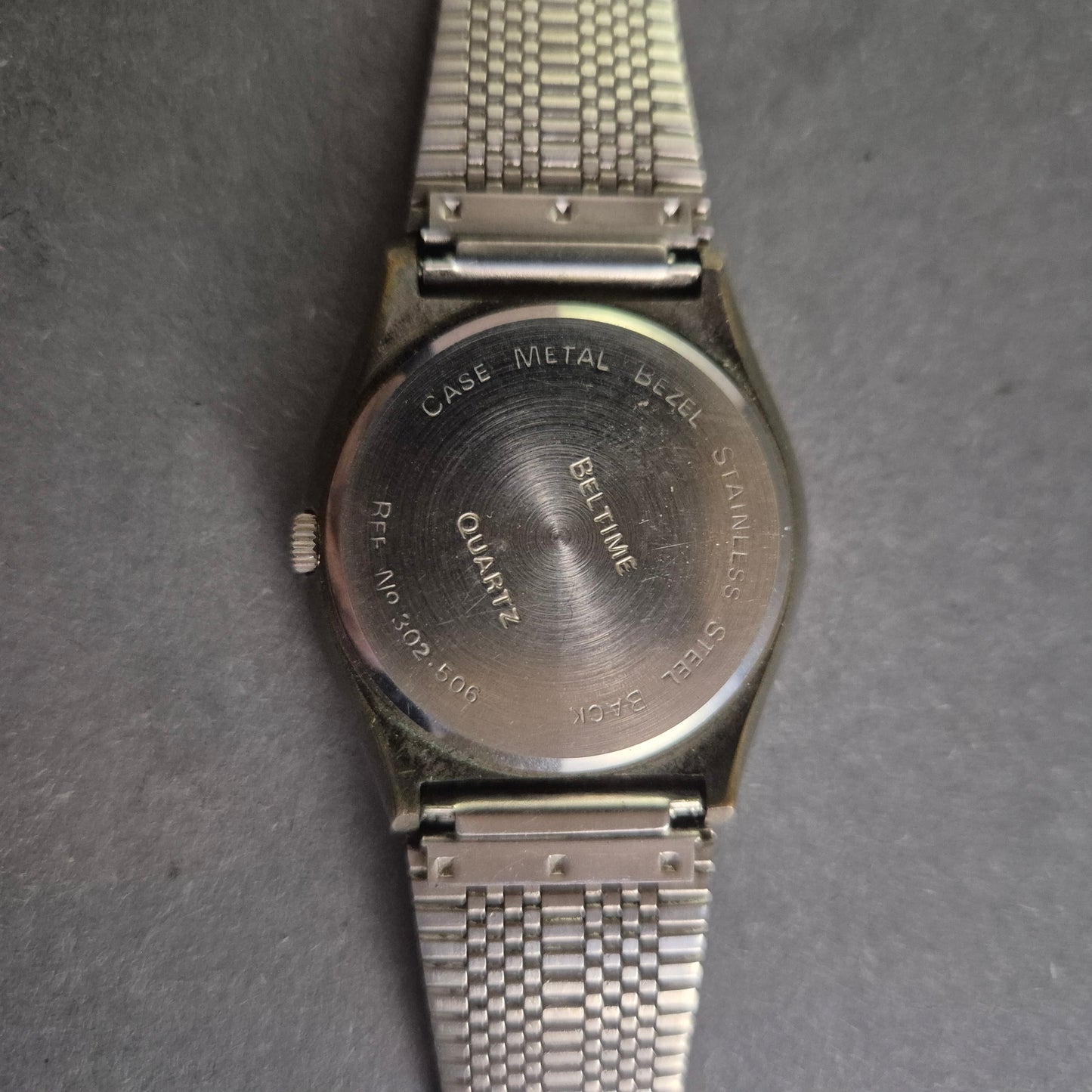 Zeitlose Beltime Herrenarmbanduhr – Edelstahl und Datumsanzeige