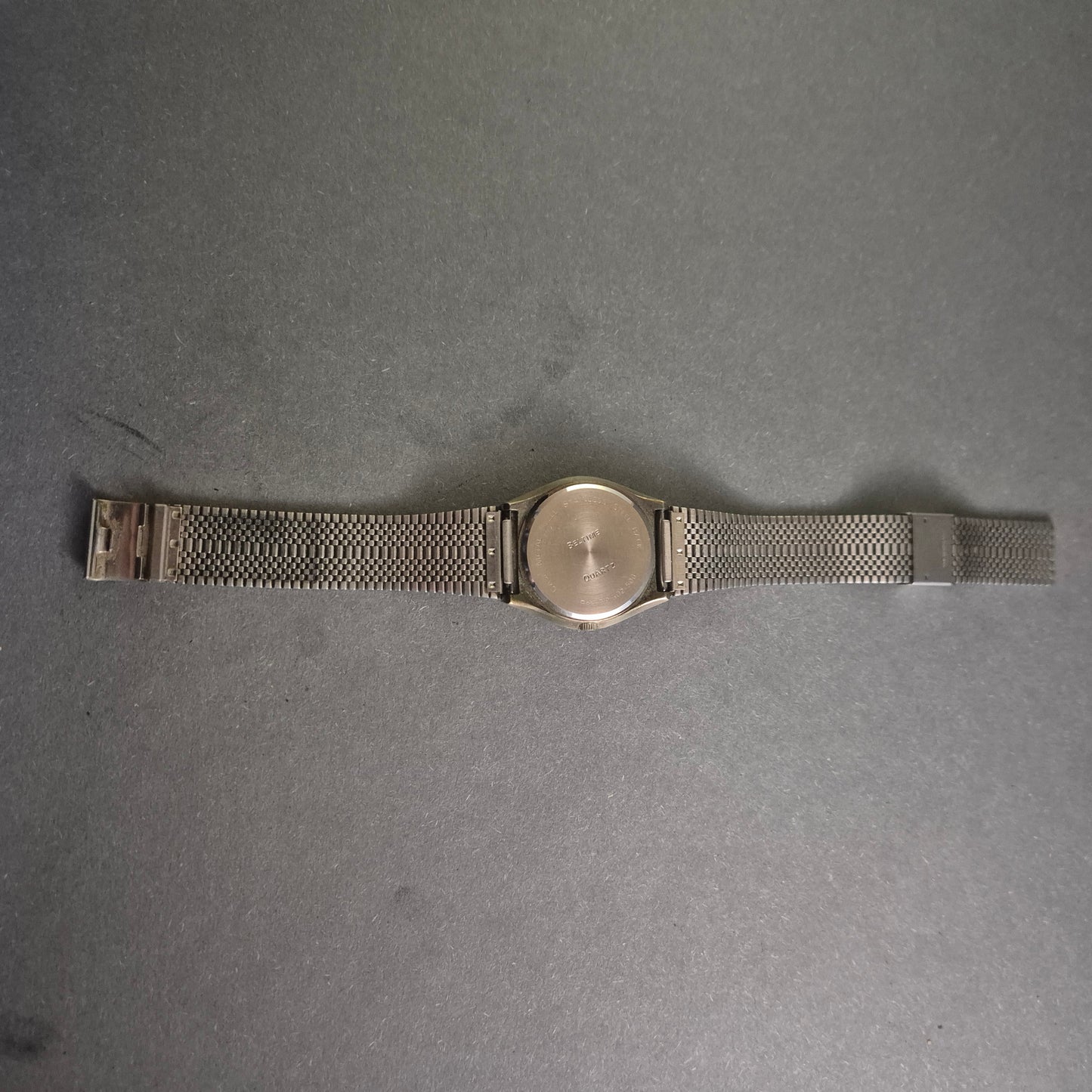 Zeitlose Beltime Herrenarmbanduhr – Edelstahl und Datumsanzeige