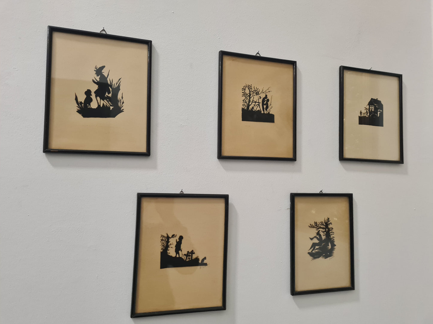 5 Stück Art Deco Scherenschnitt im Holzrahmen 22x18cm