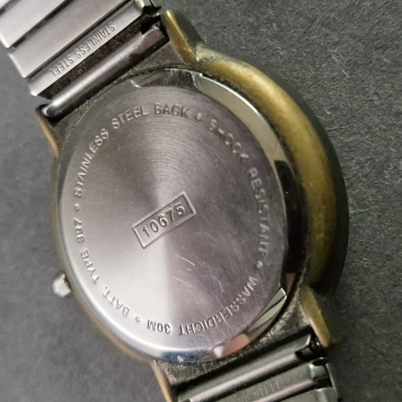 Klassische TCM Herrenarmbanduhr – Robustes Design für den Alltag