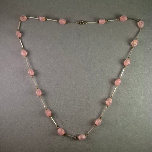 Zarte Halskette mit rosafarbenen Glasperlen – Feminin und stilvoll