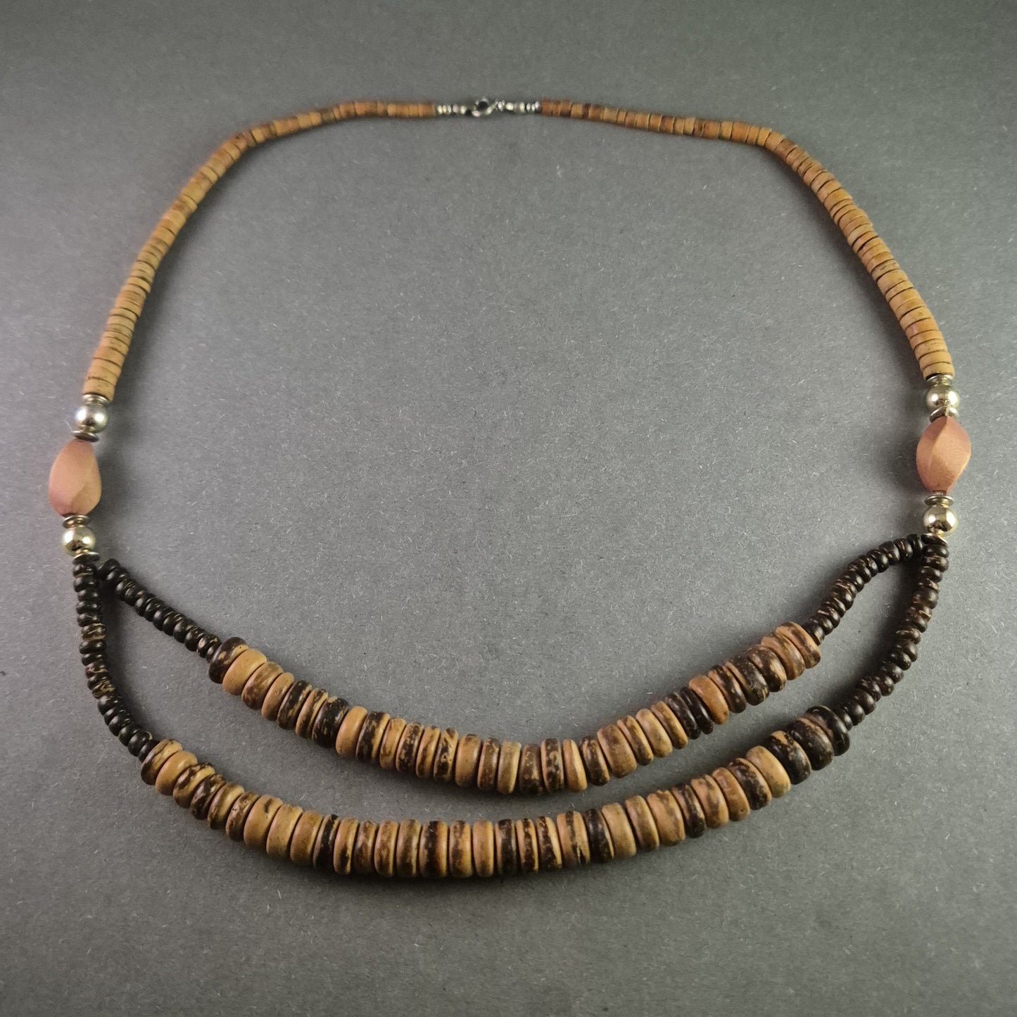 Natürliche Halskette mit Holz- und Kokosperlen – Ethnisches Design