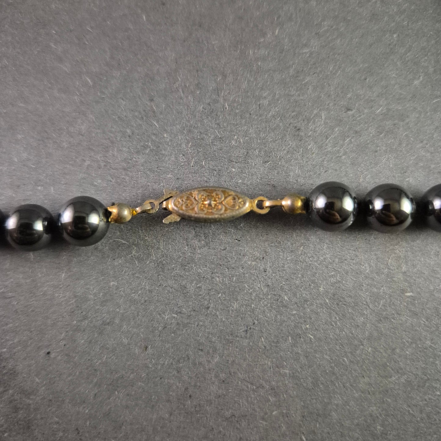 Elegante zweisträngige Hämatit-Halskette – Zeitlose Eleganz