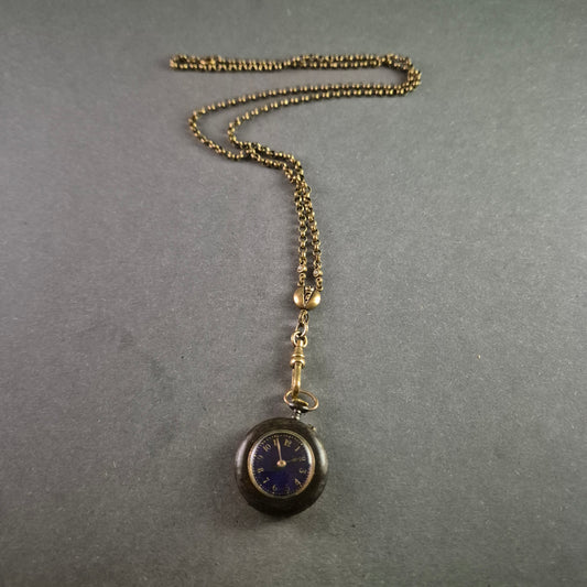 Antike Taschenuhr mit Messingkette – Elegantes Vintage-Design