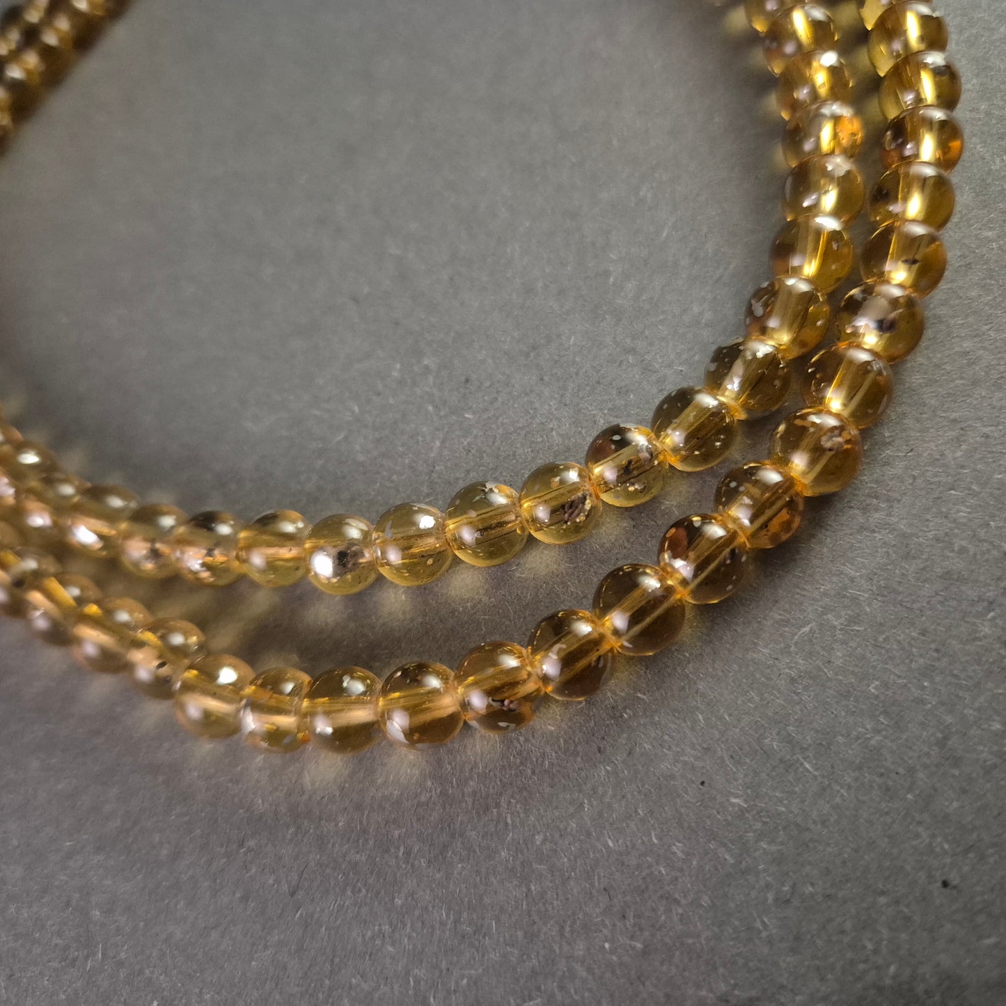 Goldgelbes Kristallarmband – Funkelnde Eleganz für jeden Anlass