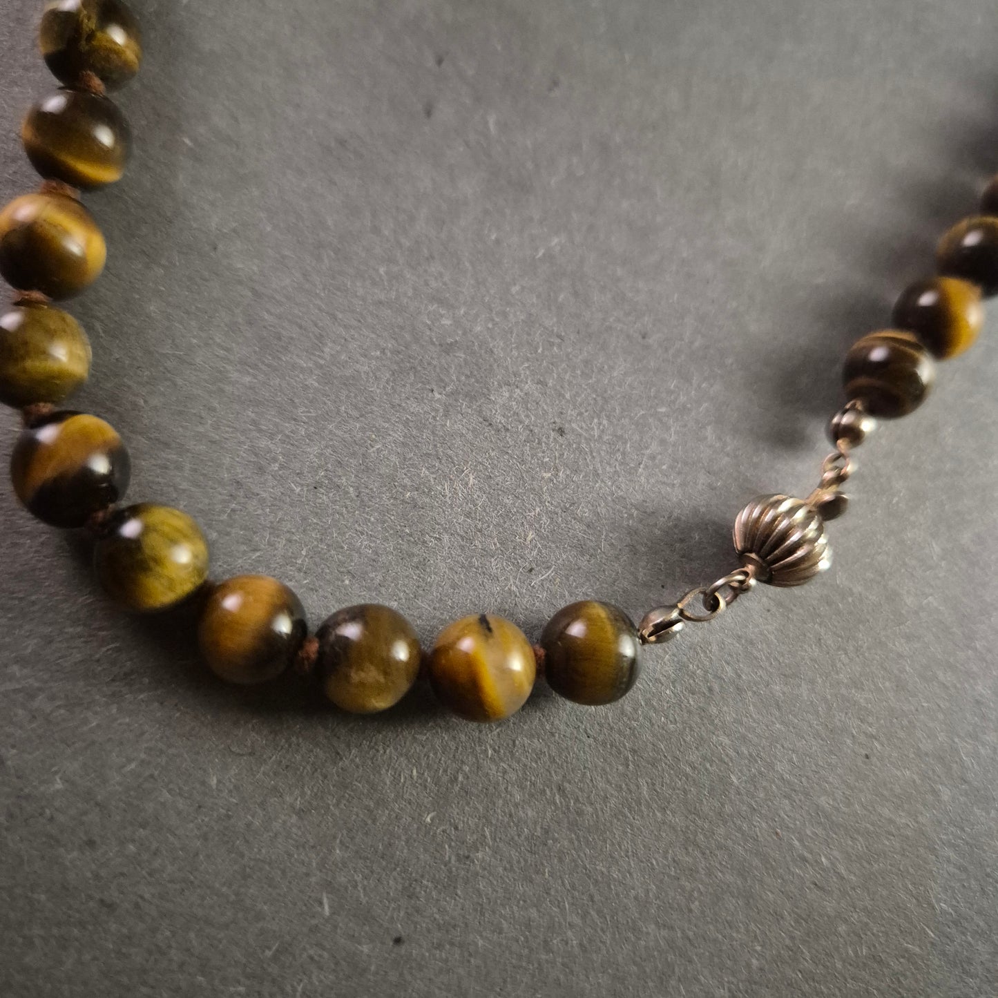 Edle Tigeraugen-Halskette – Natürliche Eleganz mit goldbraunem Schimmer