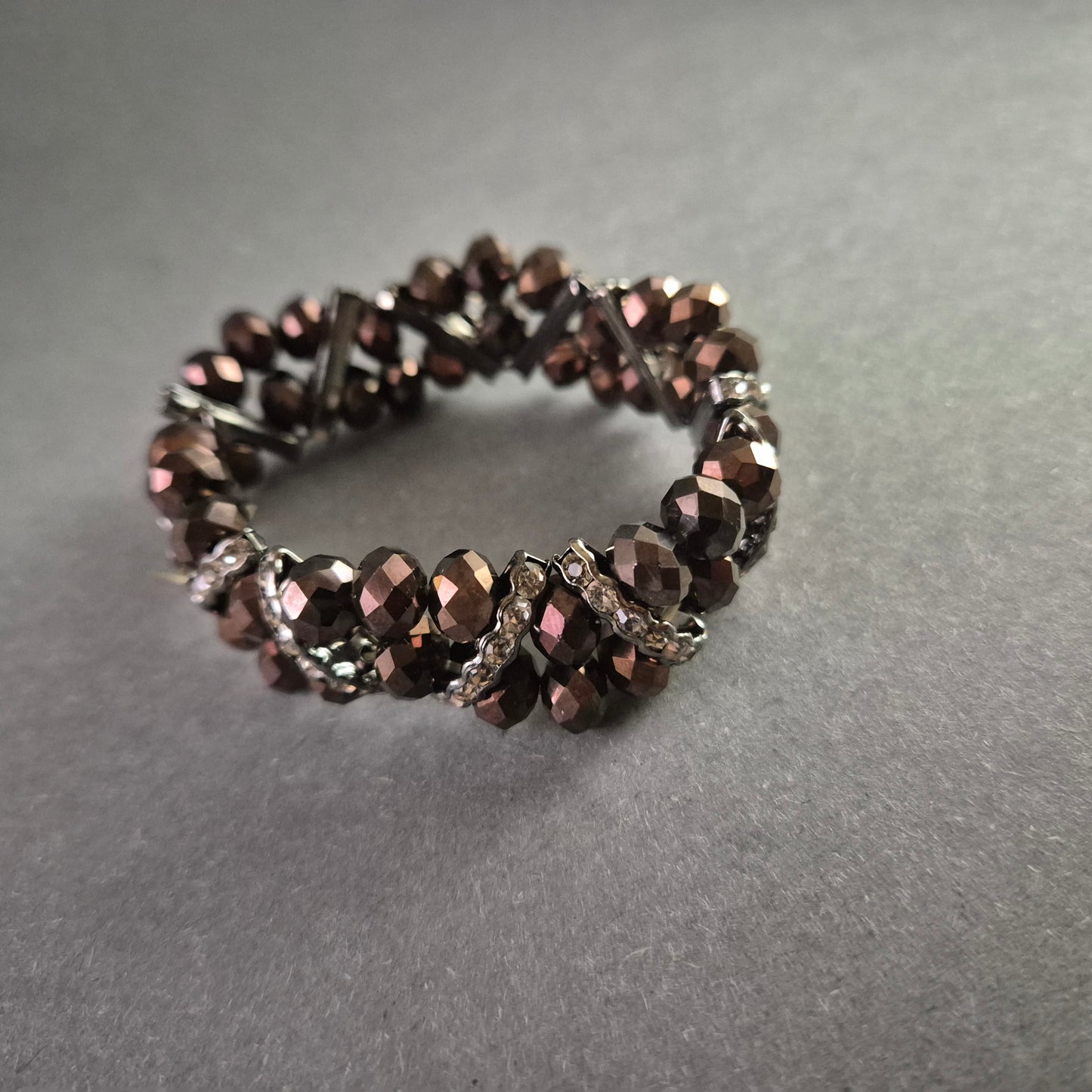 Braunes Funkel-Armband mit Kristallglas – Edler Look für jeden Anlass