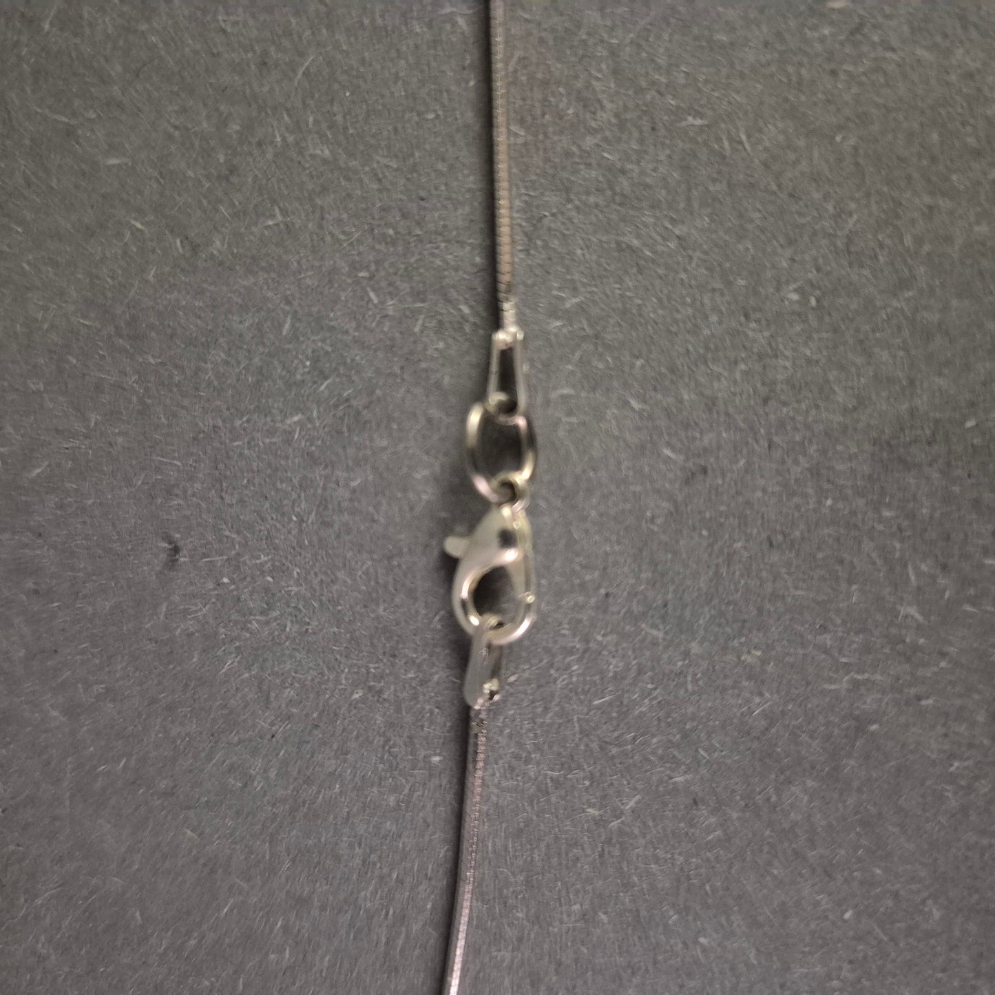 Antike Halskette mit Münzanhänger – Historische Eleganz