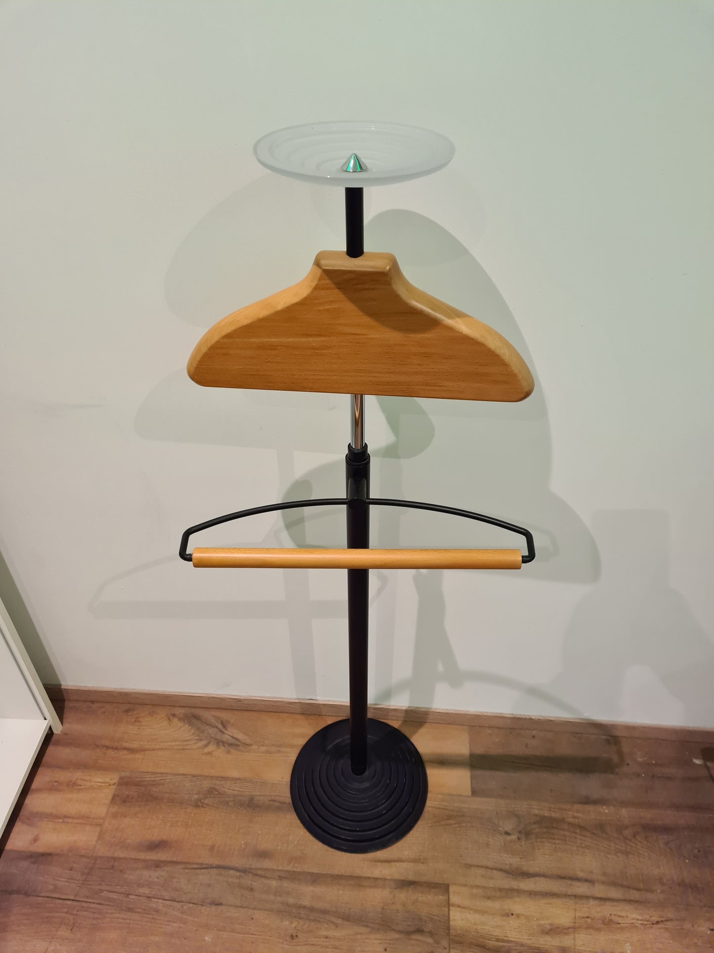 Stilvolle Garderobe Stummer Diener Modern 135cm