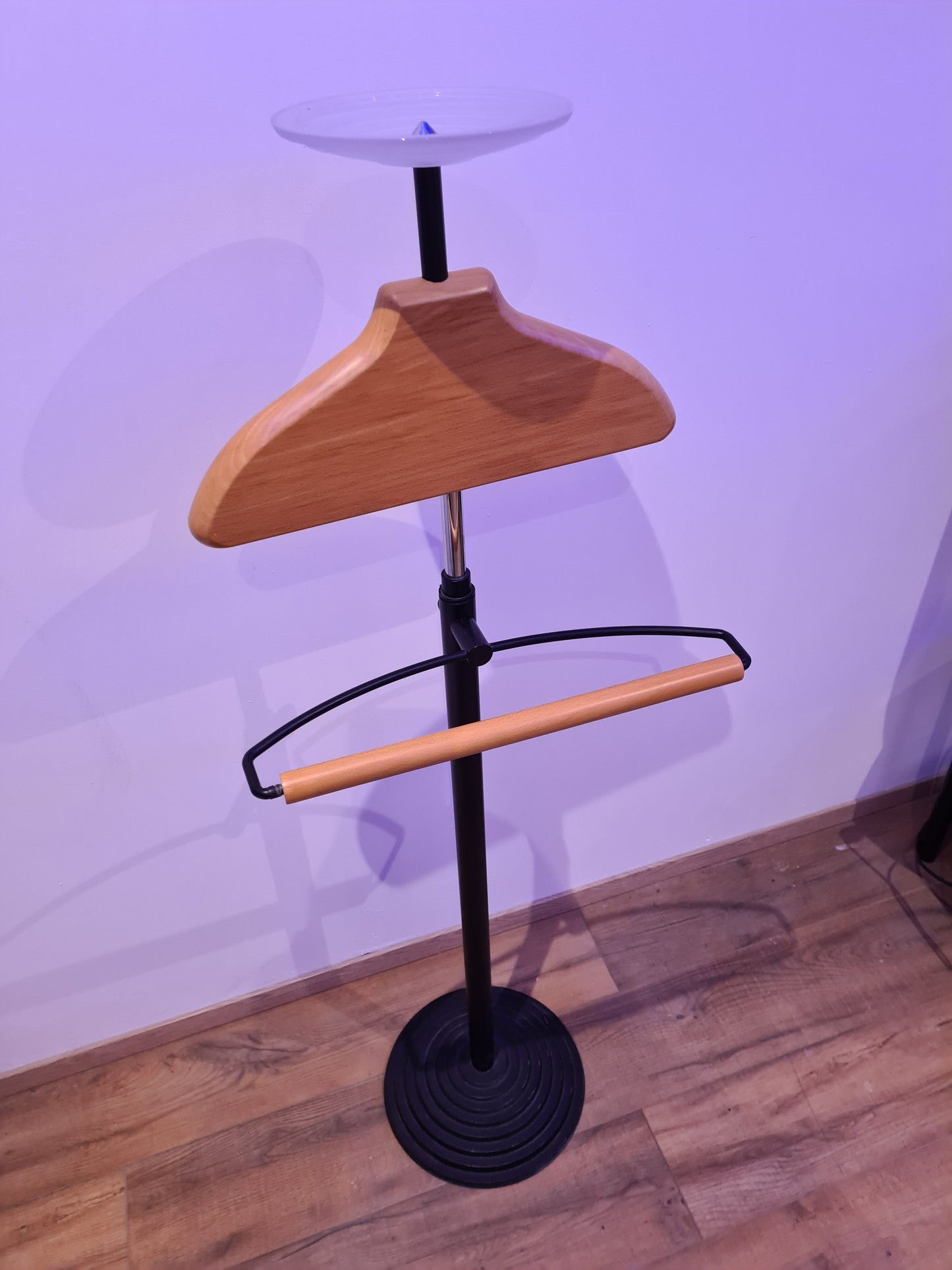 Stilvolle Garderobe Stummer Diener Modern 135cm