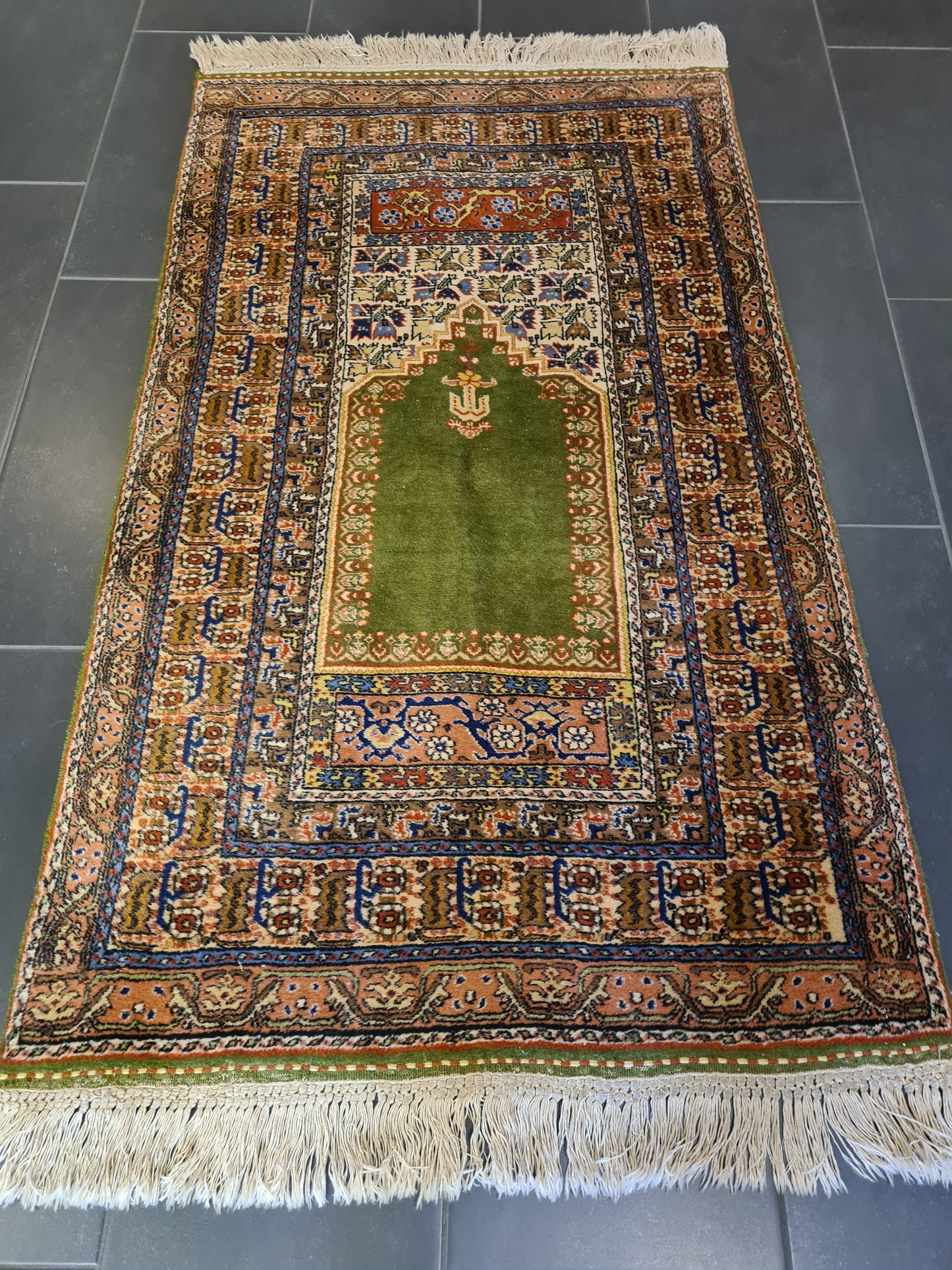 Seidenteppich Orientteppich Handgeknüpfter Teppich Kayseri Mihrab 160x91cm