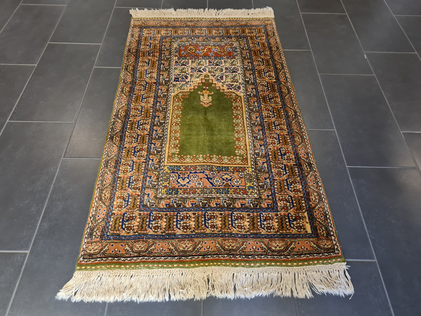 Seidenteppich Orientteppich Handgeknüpfter Teppich Kayseri Mihrab 160x91cm
