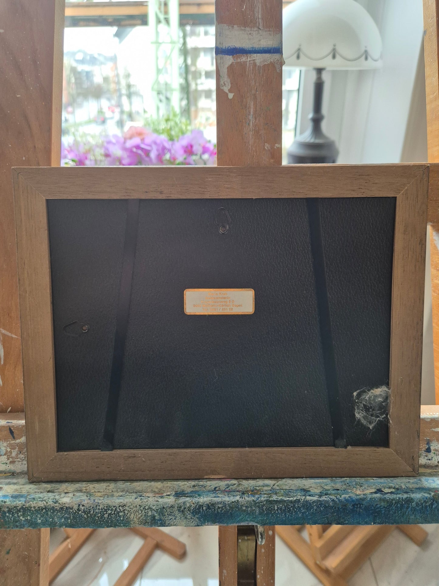 Maria Krah (XX) Seidenmalerei Naive Landschaft mit Häusern 19x24cm