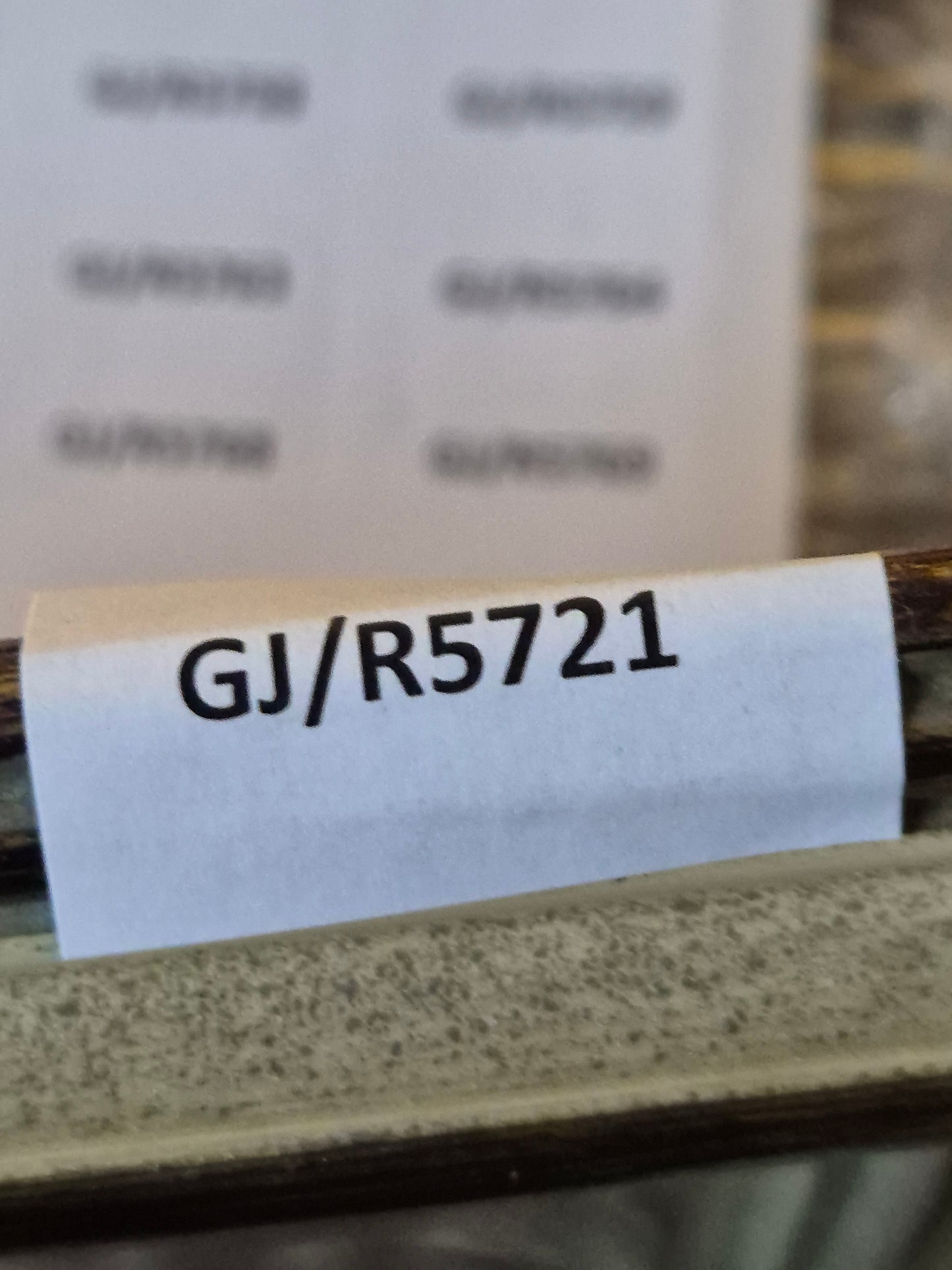 Grafik (XX) Stehender Frauenakt von Hinten Gerahmt hinter Glas