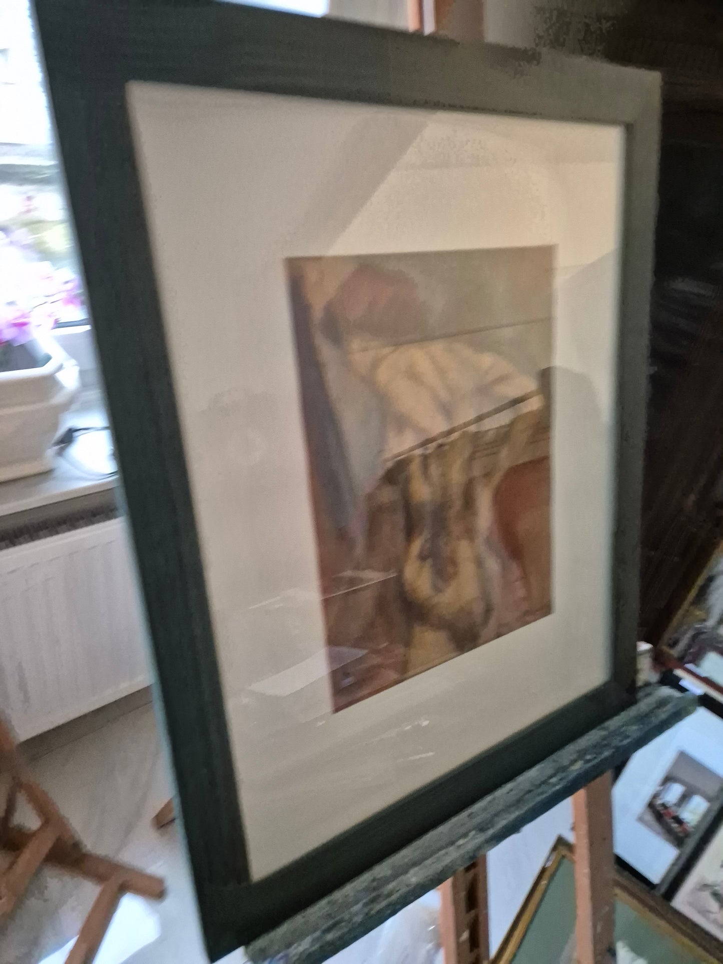 Grafik (XX) Stehender Frauenakt von Hinten Gerahmt hinter Glas