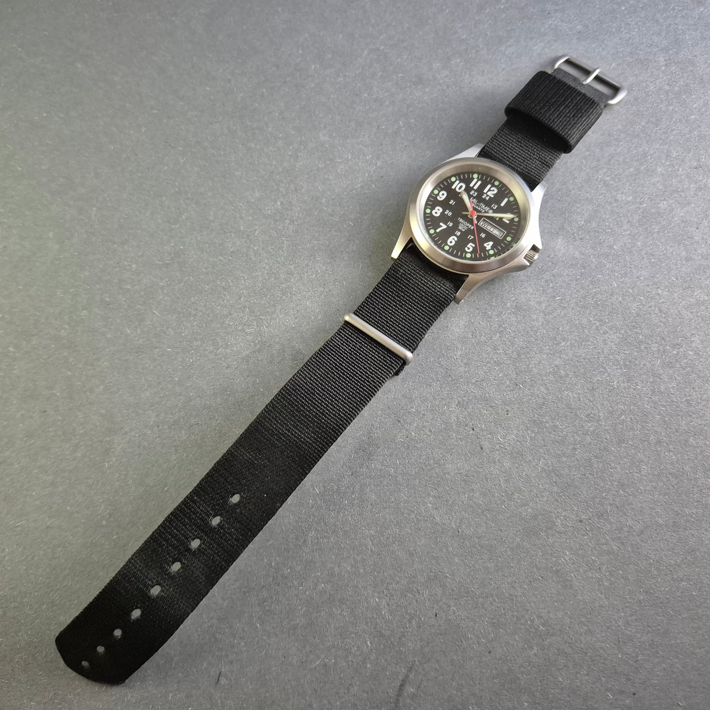 Mil-Time Herrenarmbanduhr – Robuste Militäruhr mit Nylonarmband