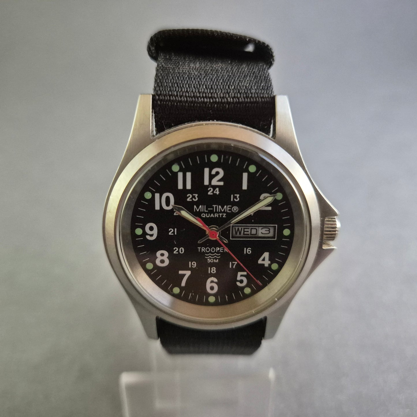 Mil-Time Herrenarmbanduhr – Robuste Militäruhr mit Nylonarmband