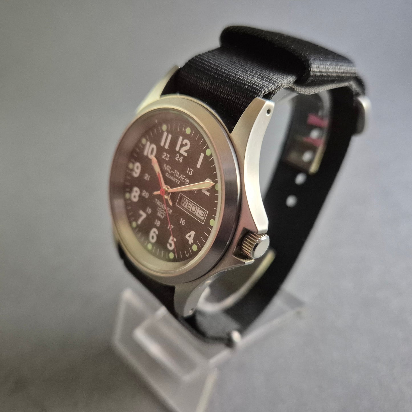 Mil-Time Herrenarmbanduhr – Robuste Militäruhr mit Nylonarmband