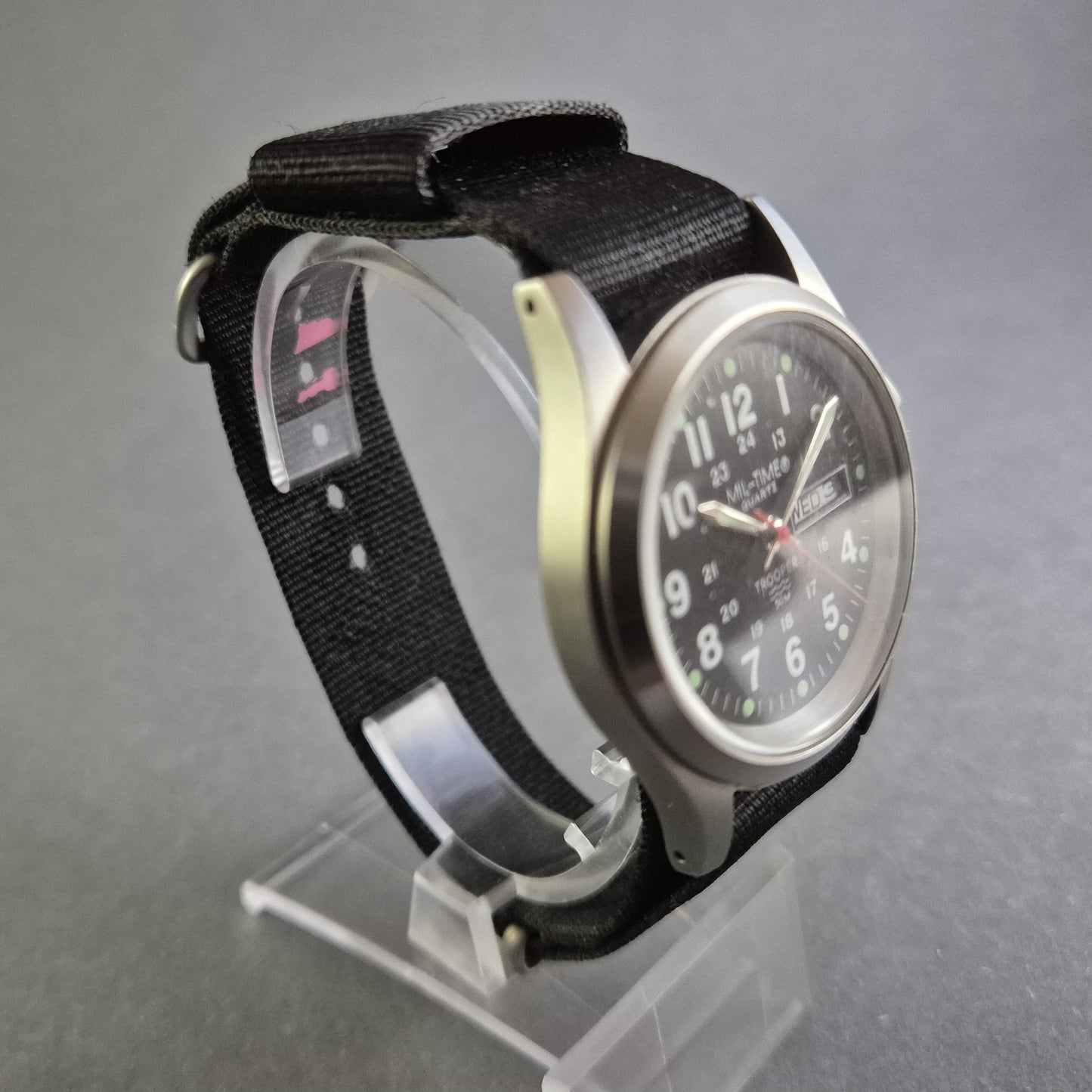 Mil-Time Herrenarmbanduhr – Robuste Militäruhr mit Nylonarmband