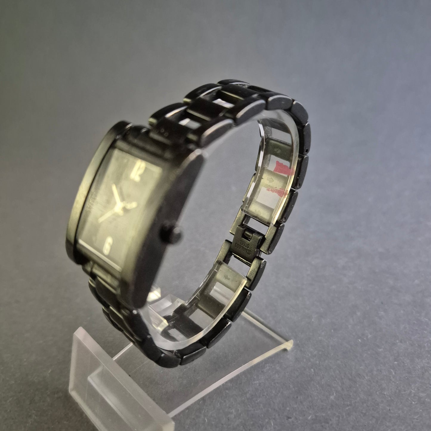 S. Oliver Damenarmbanduhr – Elegantes Design in Schwarz