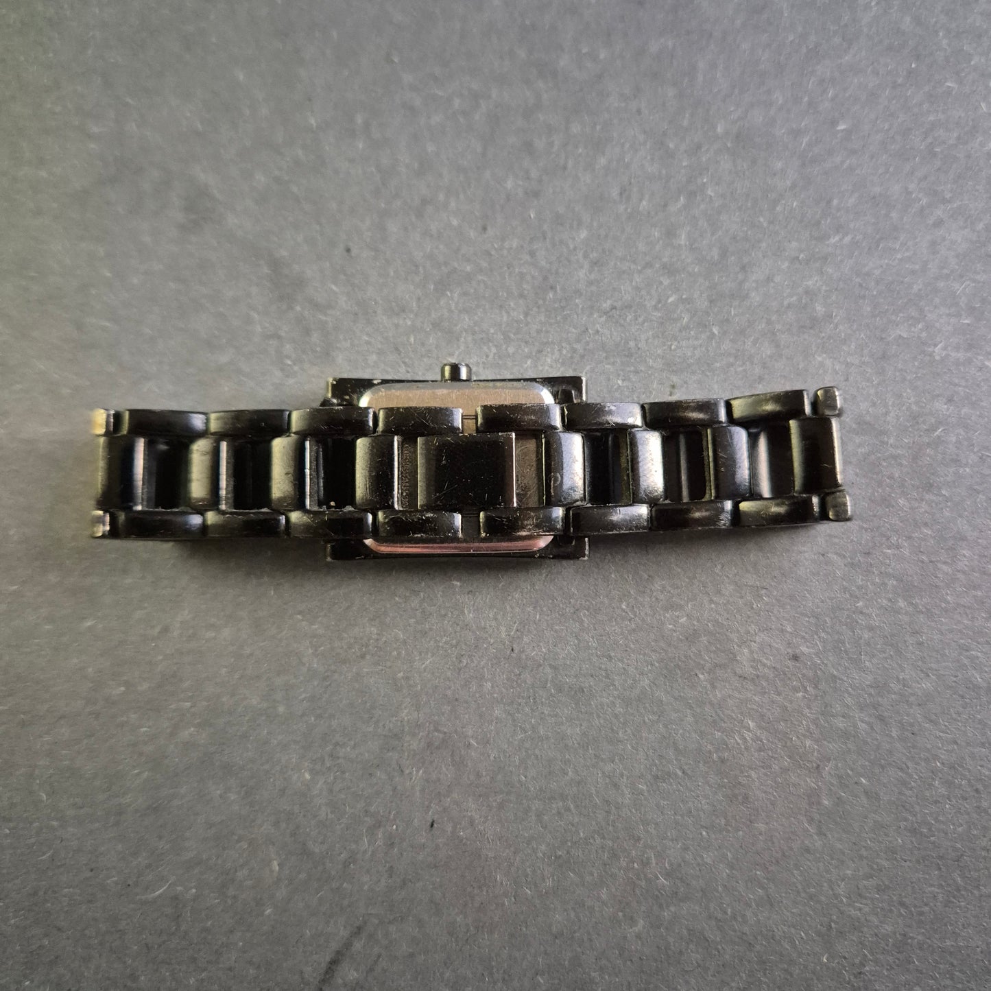 S. Oliver Damenarmbanduhr – Elegantes Design in Schwarz