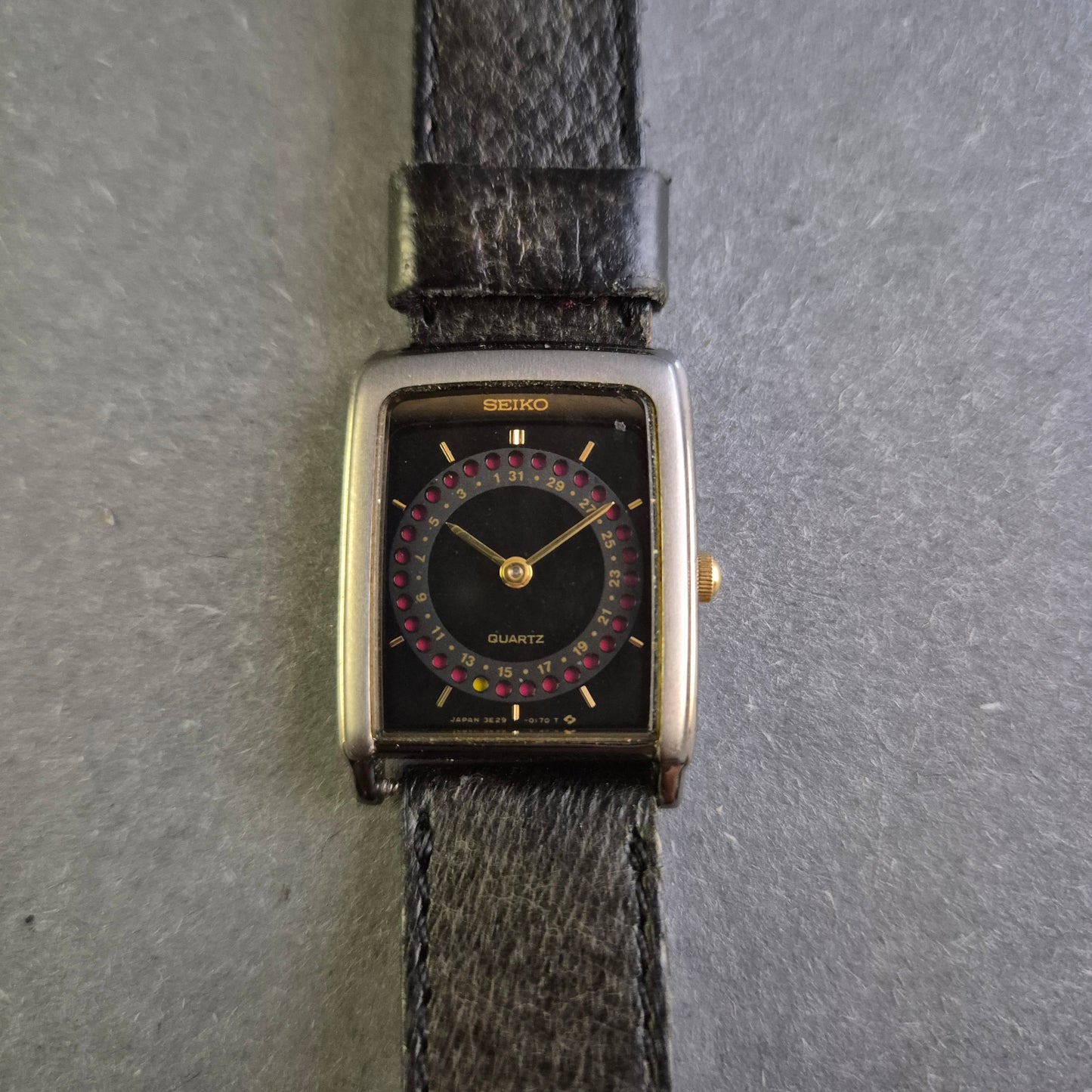 Seiko Vintage Herrenarmbanduhr – Elegantes Design mit einzigartigem Zifferblatt