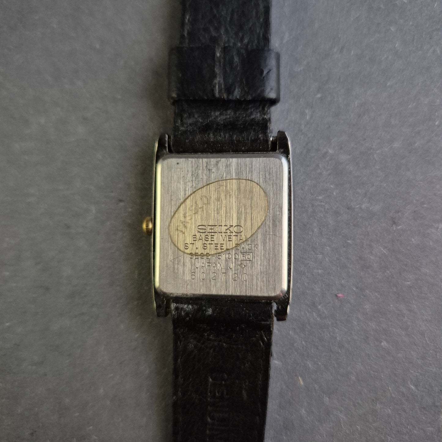 Seiko Vintage Herrenarmbanduhr – Elegantes Design mit einzigartigem Zifferblatt