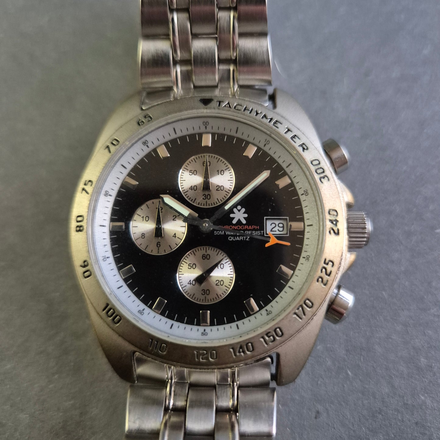 Sportlicher Chronograph Herrenarmbanduhr – Edelstahl mit Tachymeter