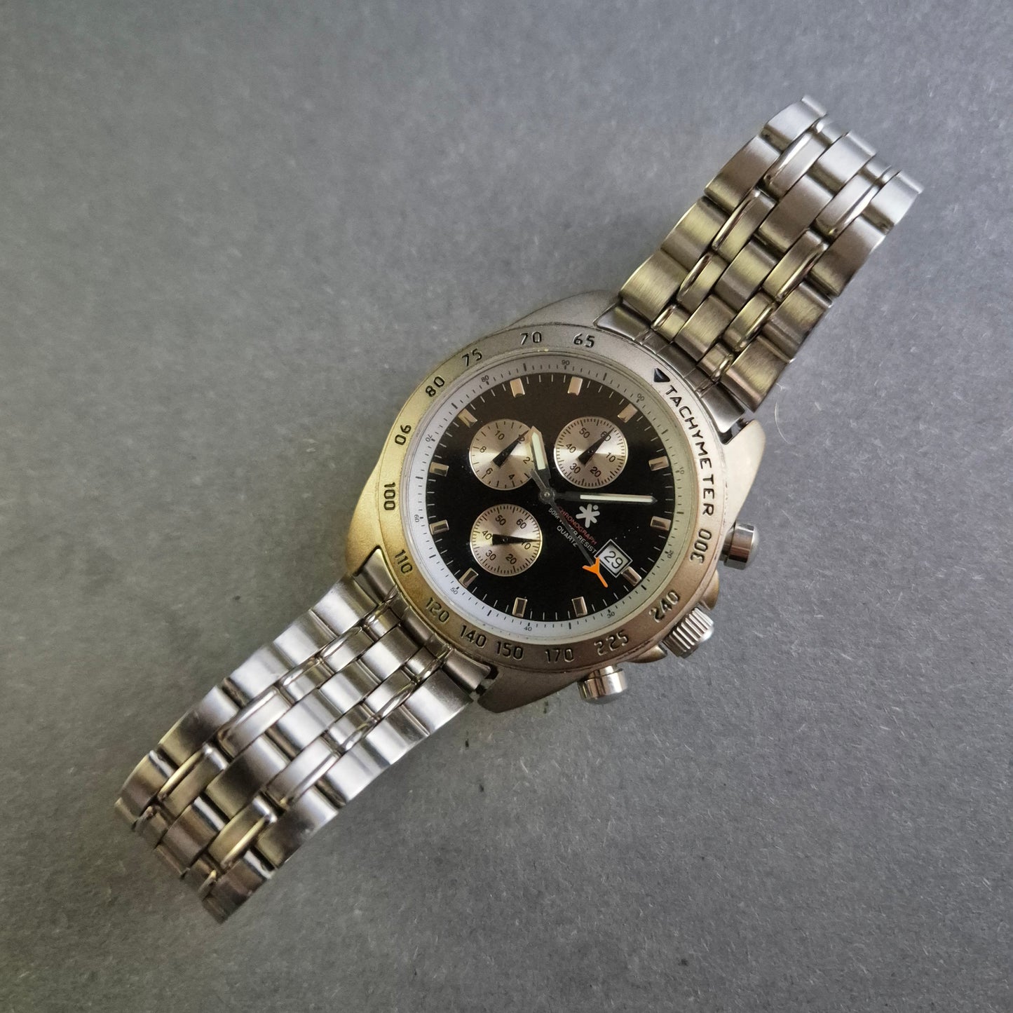 Sportlicher Chronograph Herrenarmbanduhr – Edelstahl mit Tachymeter