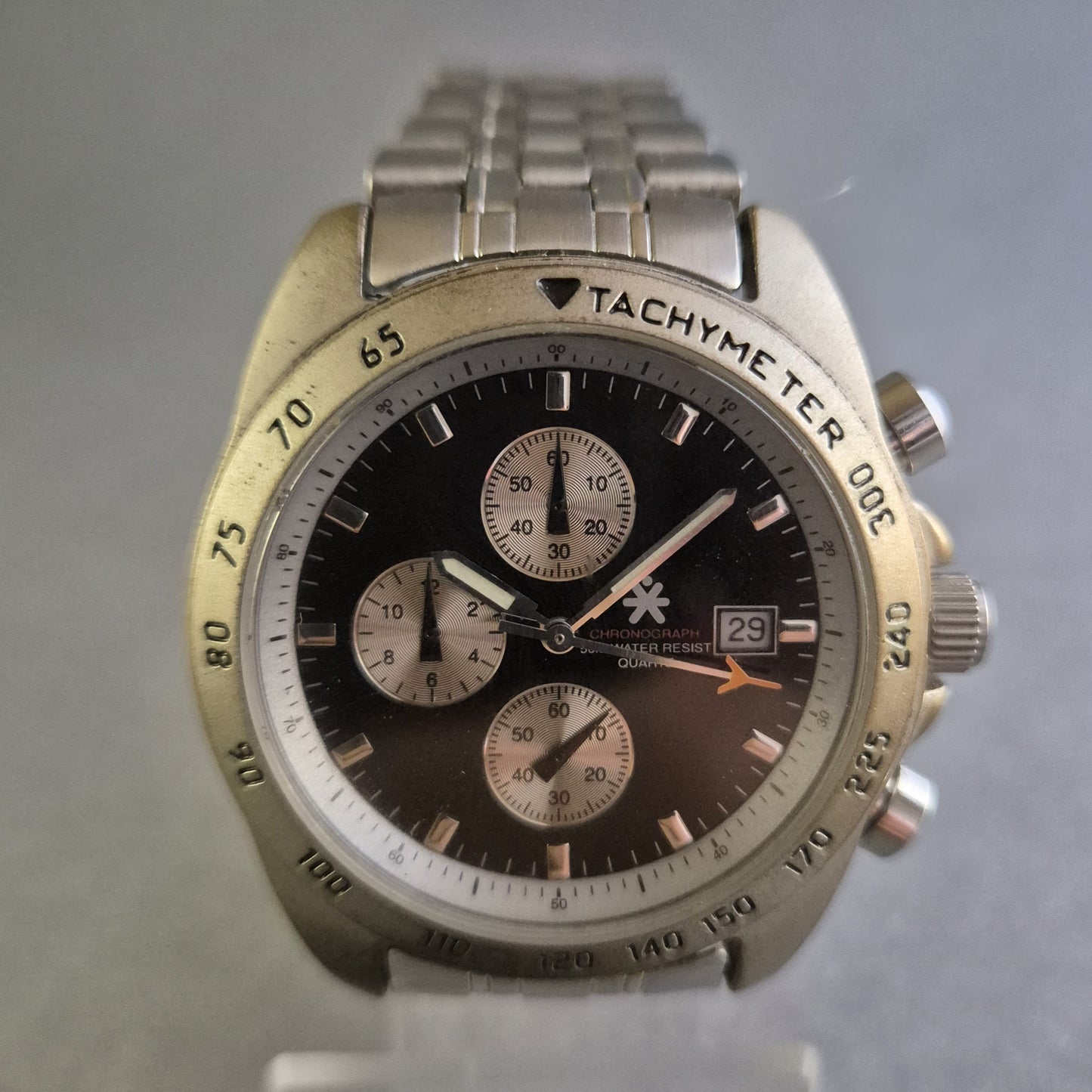 Sportlicher Chronograph Herrenarmbanduhr – Edelstahl mit Tachymeter