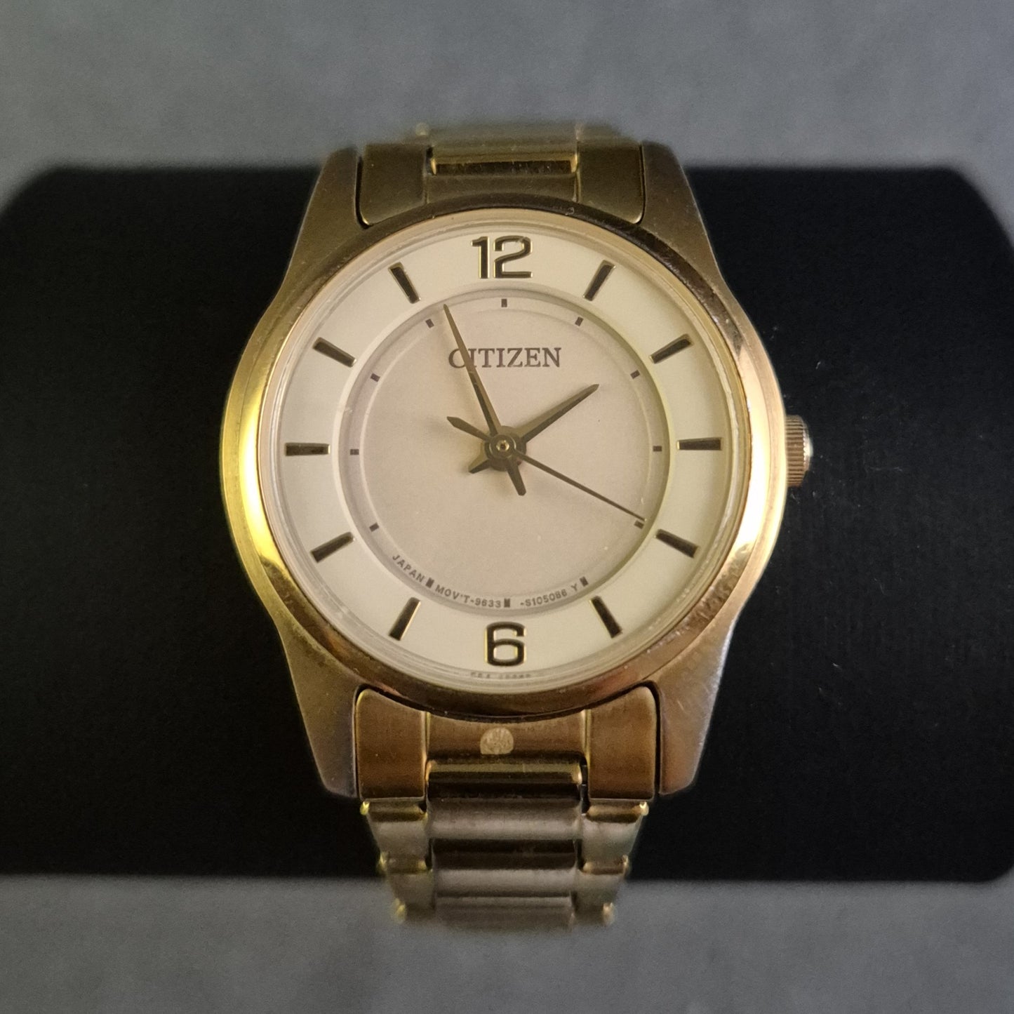 Citizen Damenarmbanduhr – Zeitlose Eleganz in Gold mit Originalbox