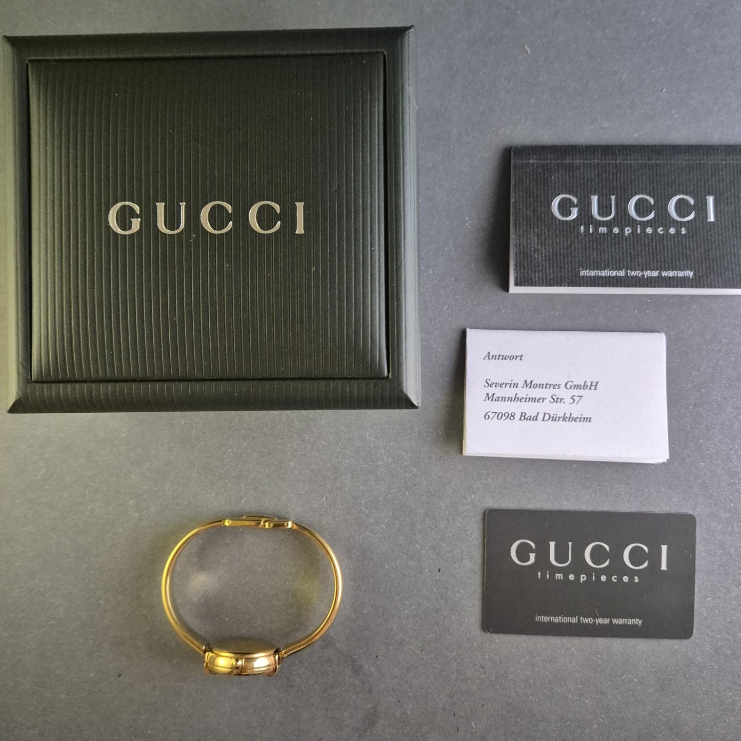 Gucci Damenarmbanduhr – Luxuriöses Schweizer Design in Gold