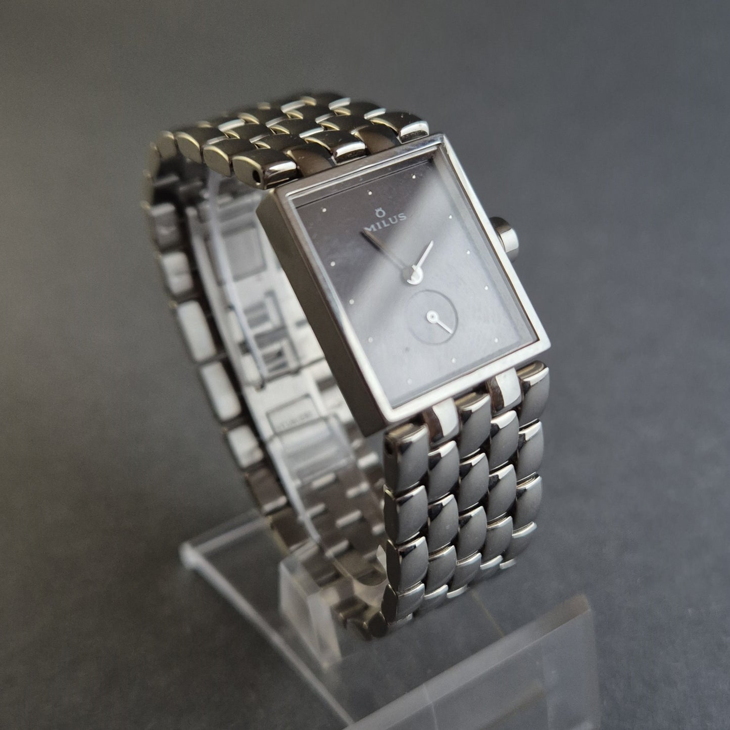 Exklusive Milus Herrenarmbanduhr – Elegantes rechteckiges Design