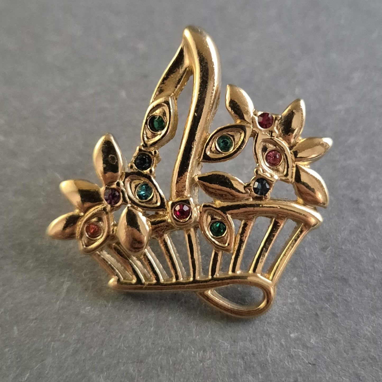 Vergoldete Blumen-Brosche mit bunten Steinen – Eleganter Vintage-Schmuck