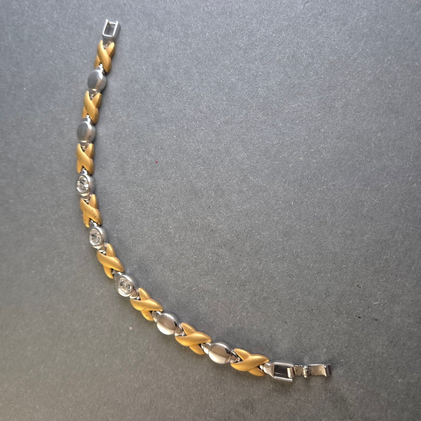 Elegantes Bicolor-Armband mit Zirkonia – Stilvolle Kombination aus Gold & Silber