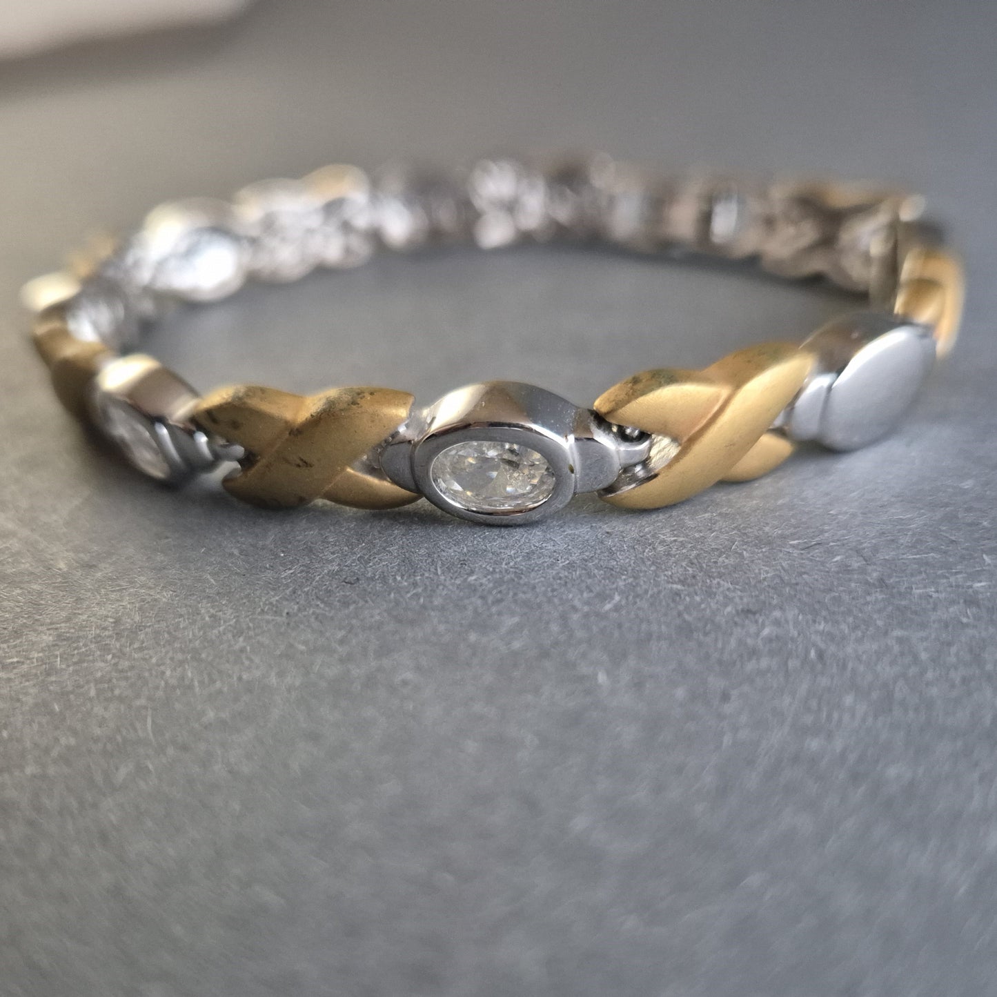 Elegantes Bicolor-Armband mit Zirkonia – Stilvolle Kombination aus Gold & Silber