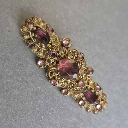 Antike filigrane Brosche mit violetten Steinen – Eleganter Vintage-Schmuck