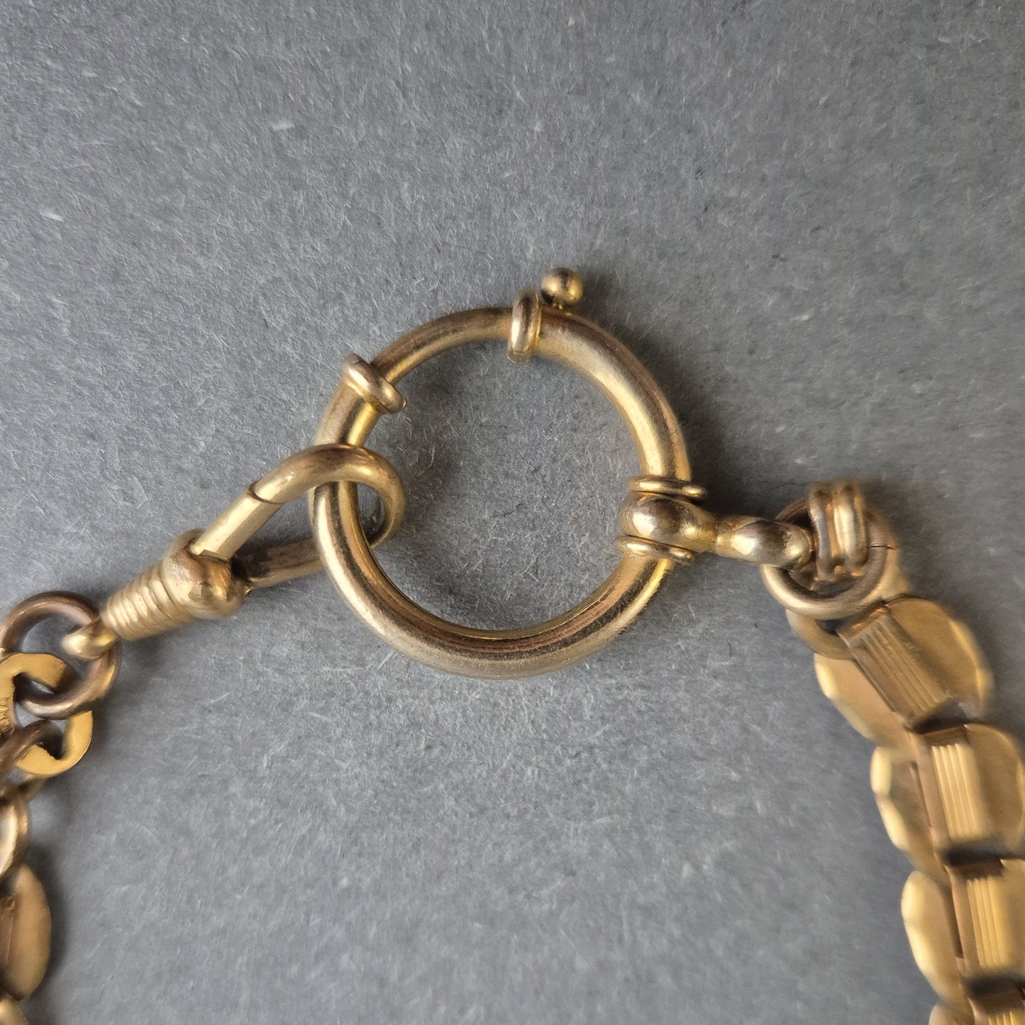 Antike Taschenuhrenkette – Massives Design mit Federringverschluss