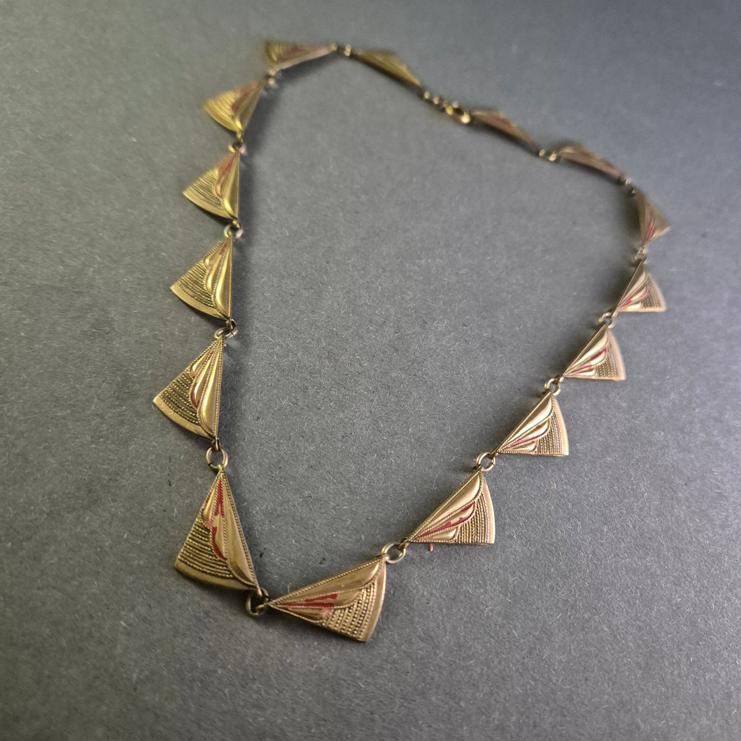 Antike Art-Deco-Halskette – Geometrisches Design mit Emaille