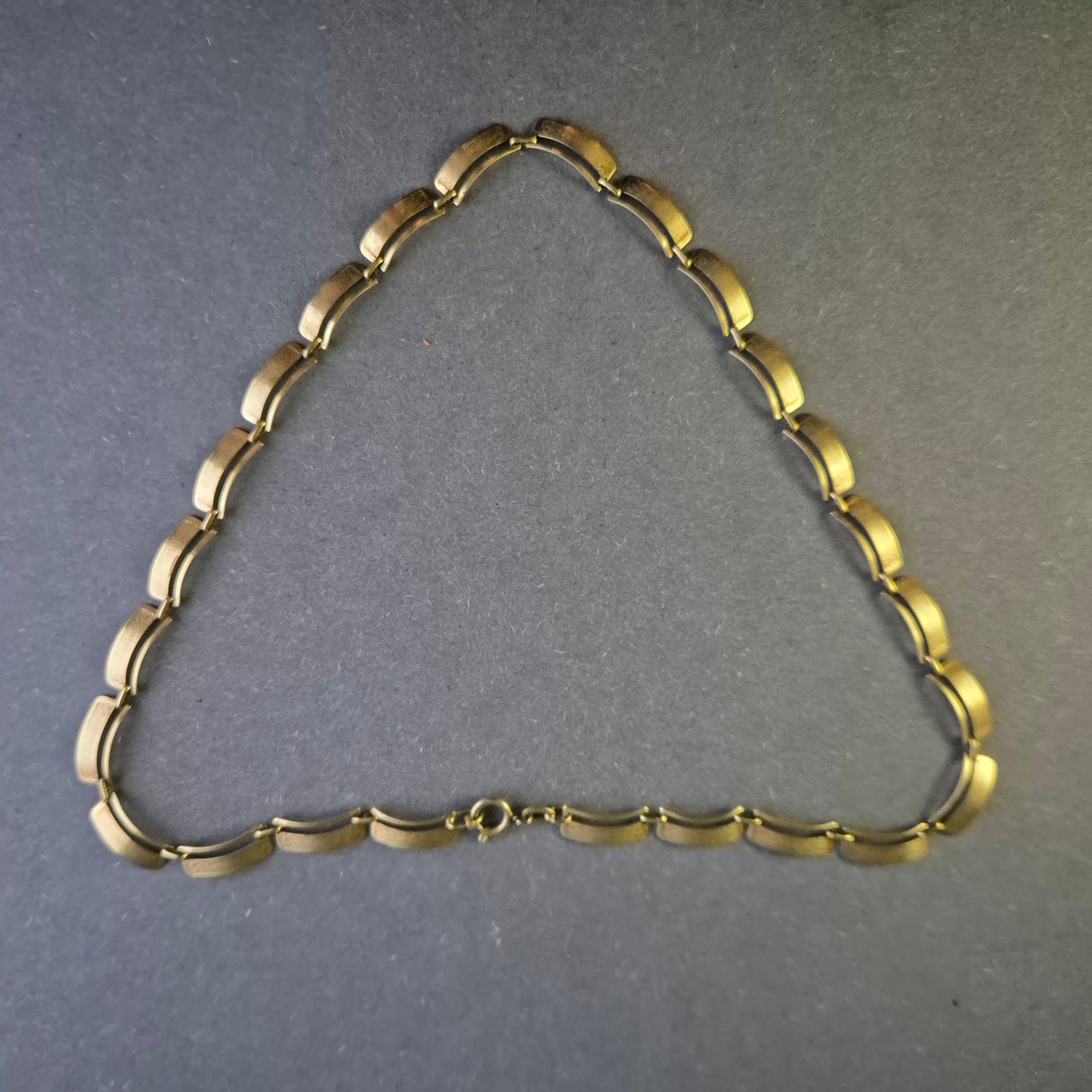 Elegante Vintage-Halskette – Zeitloses Design in Goldoptik