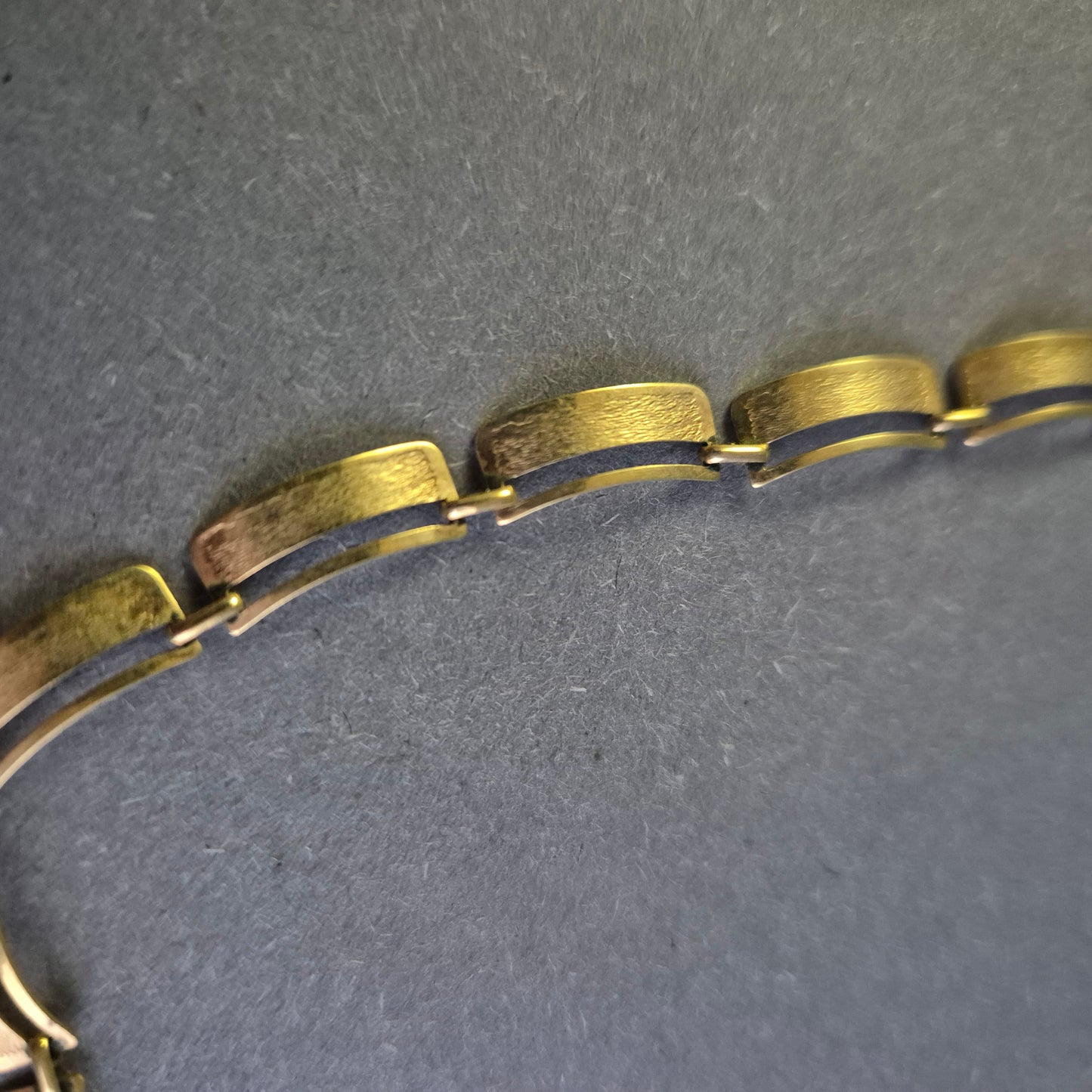 Elegante Vintage-Halskette – Zeitloses Design in Goldoptik