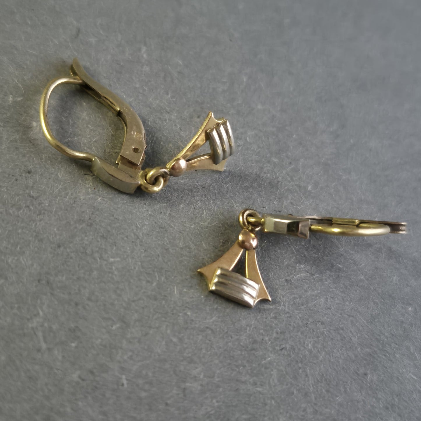 Vintage Art Deco Ohrringe – Geometrisches Design in Goldoptik