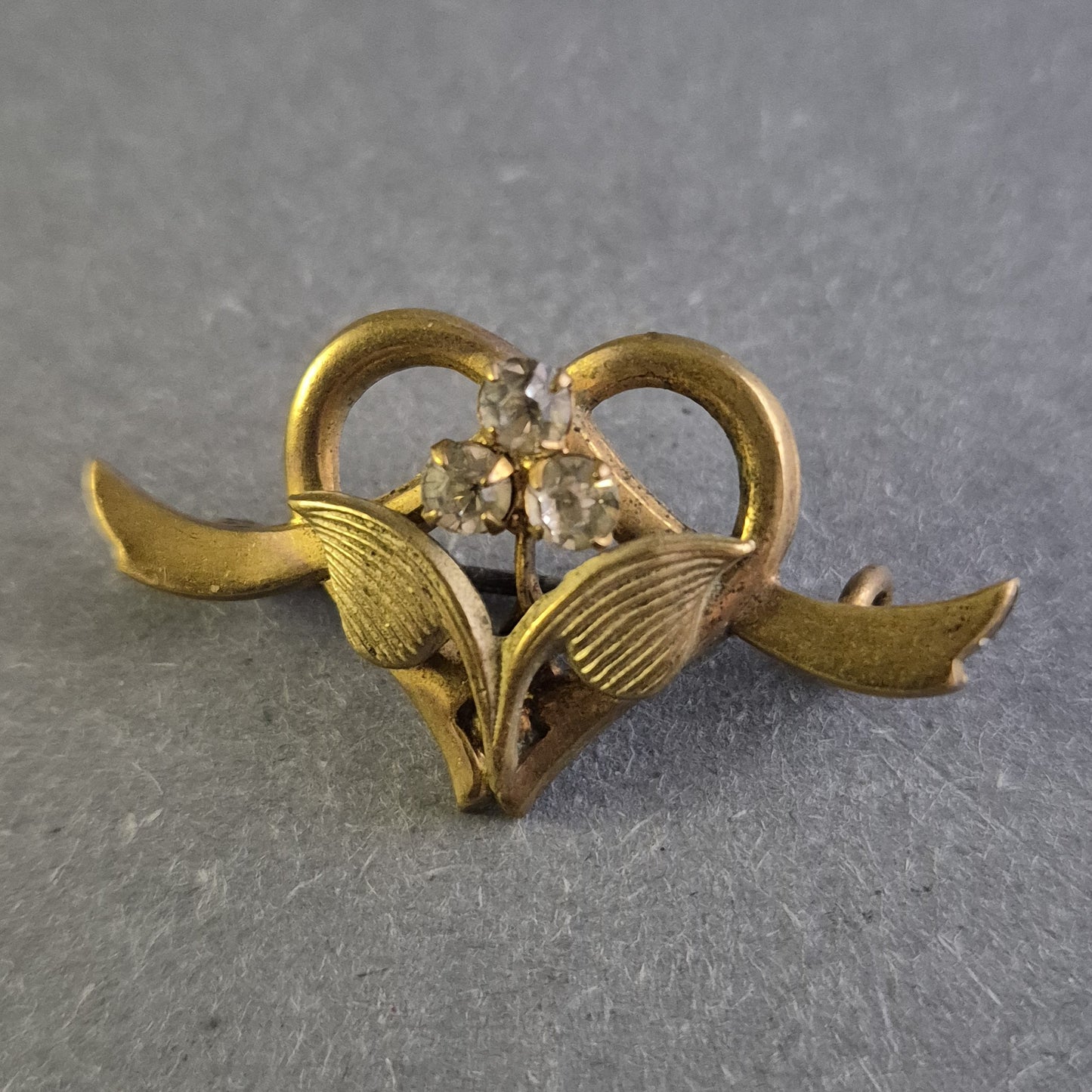 Antike Jugendstil-Brosche – Florales Design mit Strasssteinen