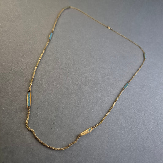 Antike Halskette mit Emaille-Elementen – Filigrane Eleganz aus vergangener Zeit