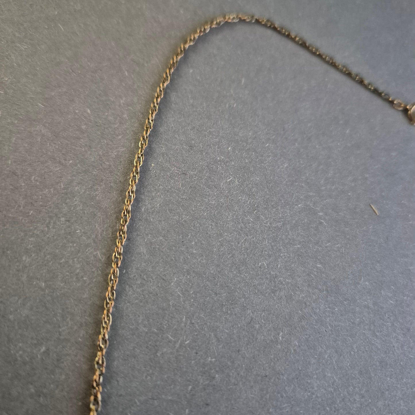 Antike Halskette mit filigranen Gliederelementen – Zeitlose Eleganz